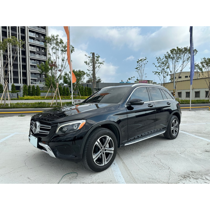 2017 BENZ GLC300 4matic 選配23p駕駛輔助套件