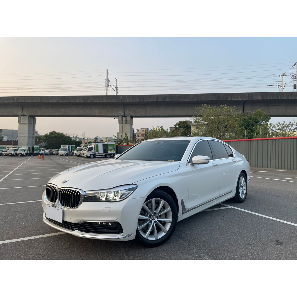 正2017年出廠 G11型 BMW 730d前座領航版 環景/冷熱椅/HUD抬顯/電子懸吊/5AS/ 原廠保養 實跑5萬