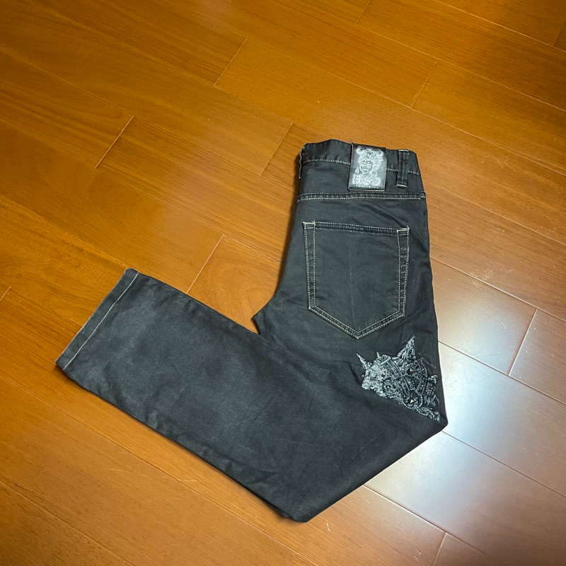 （Size 31w) 地藏小王超帥刺繡黑牛仔褲 （3031-3）