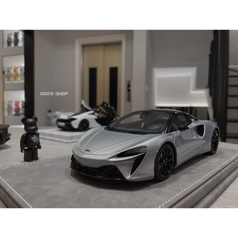 1/18 GT Spirit McLAREN ARTURA 銀色 麥拉倫模型車 擺設裝飾 跑車模型 收藏品   房間擺設