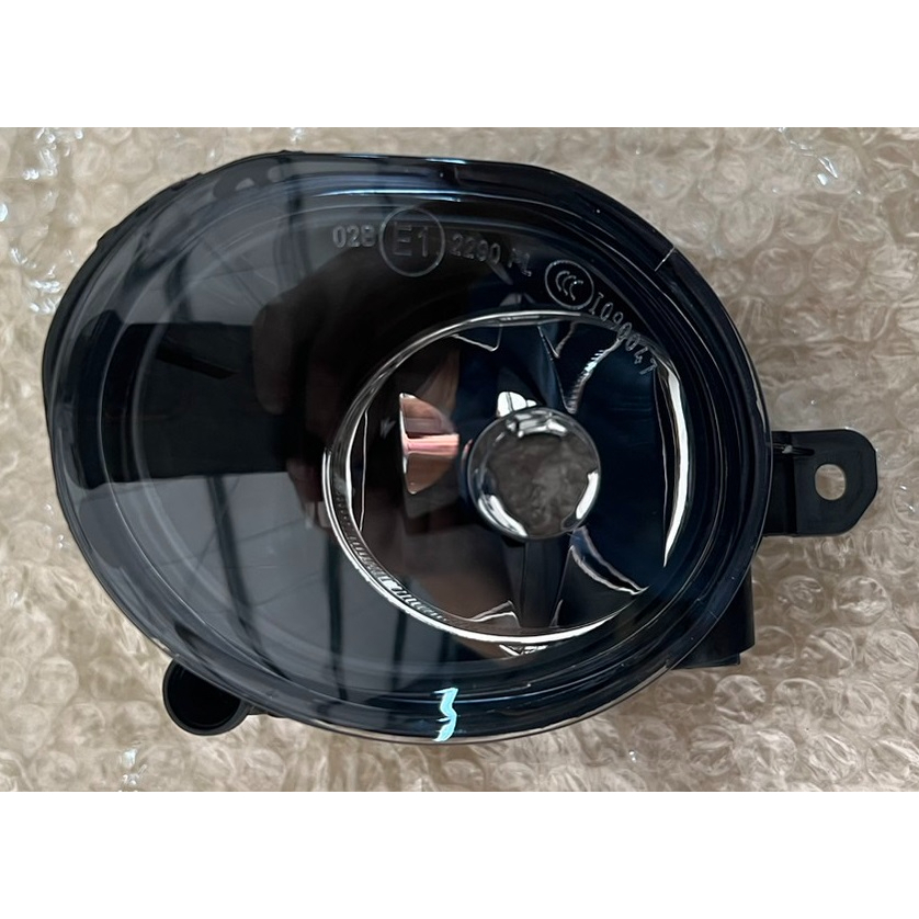 VOLVO 富豪 沃爾沃 S40/V50/C30 保險桿 霧燈 全新品 (另有多款零件,歡迎詢問)