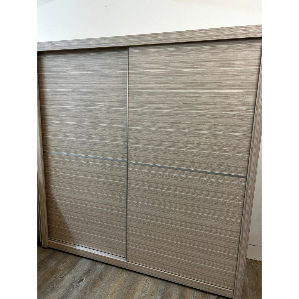 《大淡水二手精品傢俱》白橡木立體紋6.5尺滑門衣櫃