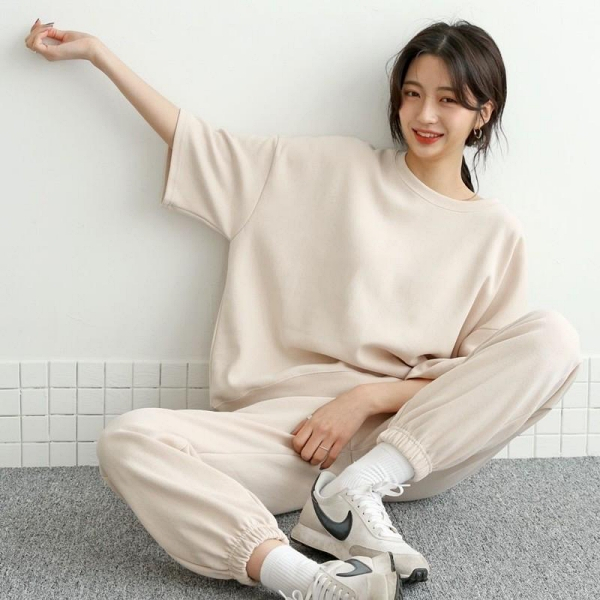 【白鳥麗子】韓國製 素面落肩五分袖上衣+高腰縮口長褲