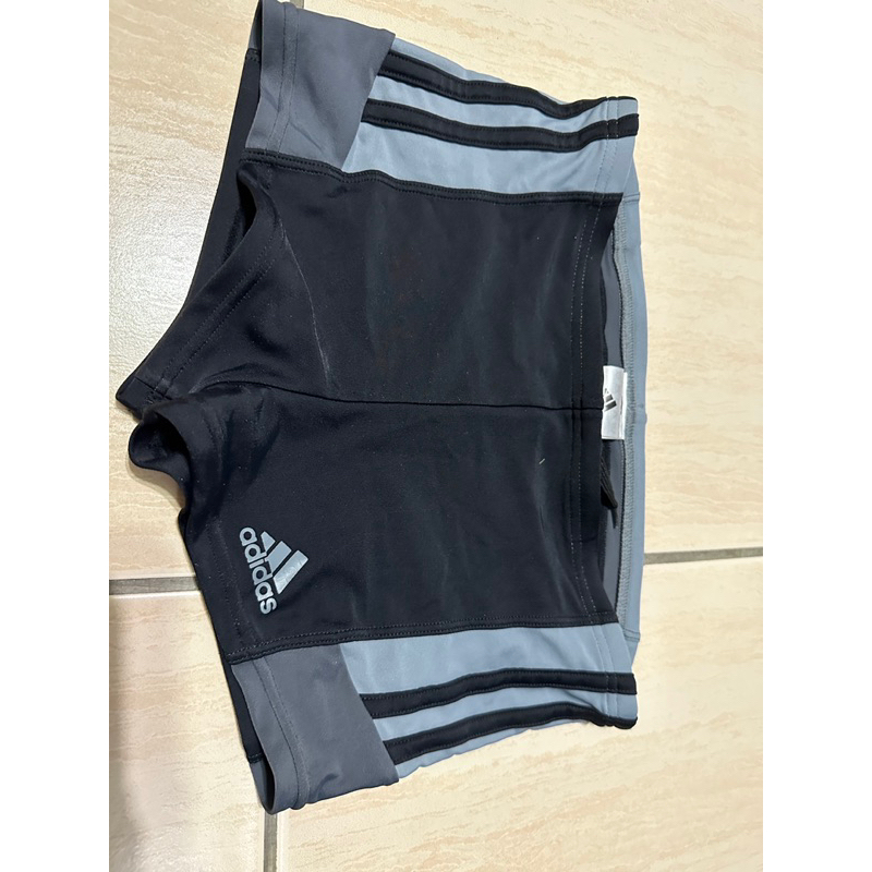 愛迪達 Adidas 男童黑灰色泳褲 適合身高150公分 腰圍63公分