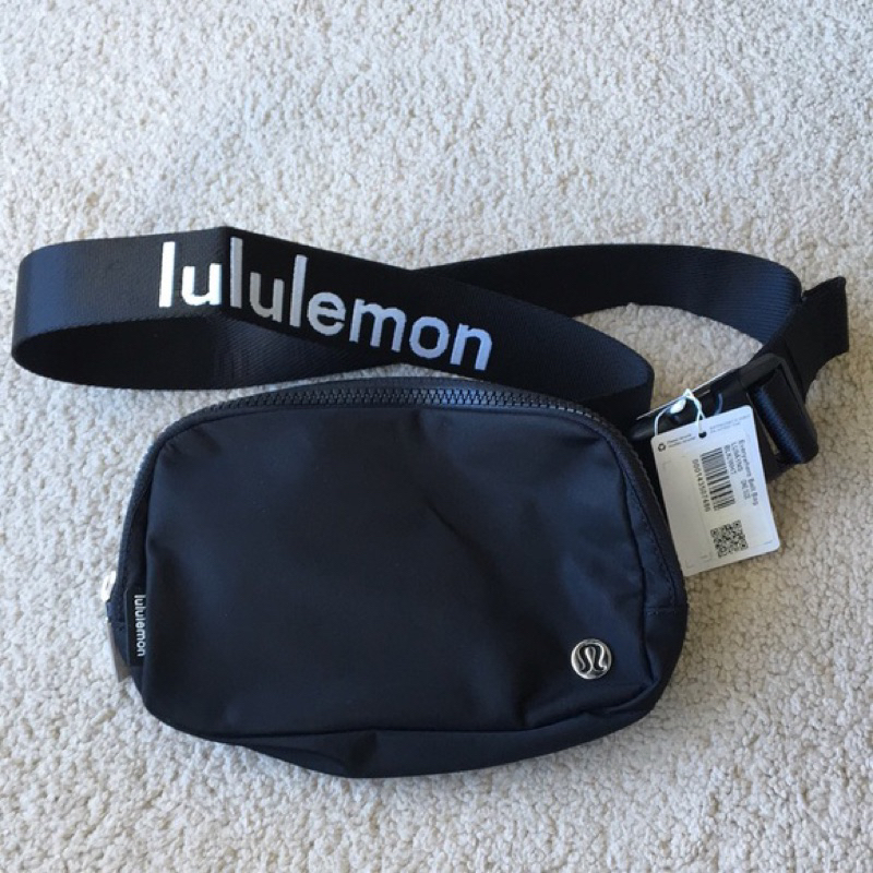 Lululemon 露露檸檬 Everywhere Belt Bag 1L EBB 側背/腰包 輕便隨身小包 現貨