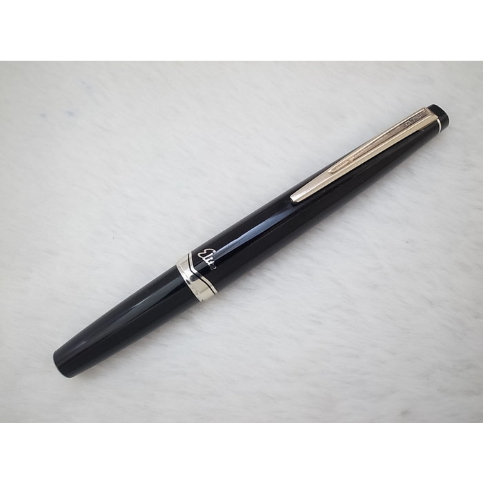 A681 百樂 日本製 elite黑桿 三角尖18k F尖短鋼筆(7.5成新)
