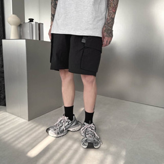 【Shopdcc】🇰🇷韓國雙口袋尼龍工裝短褲 機能 短褲 男生 鈕扣皮帶 造型設計 寬鬆 軍裝 運動褲