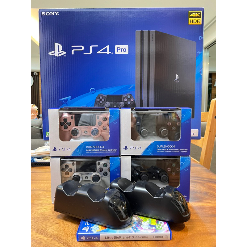 PS4 pro + 4支手把 + 1TB SSD + 手把充電座*2 + 小小大星球遊戲