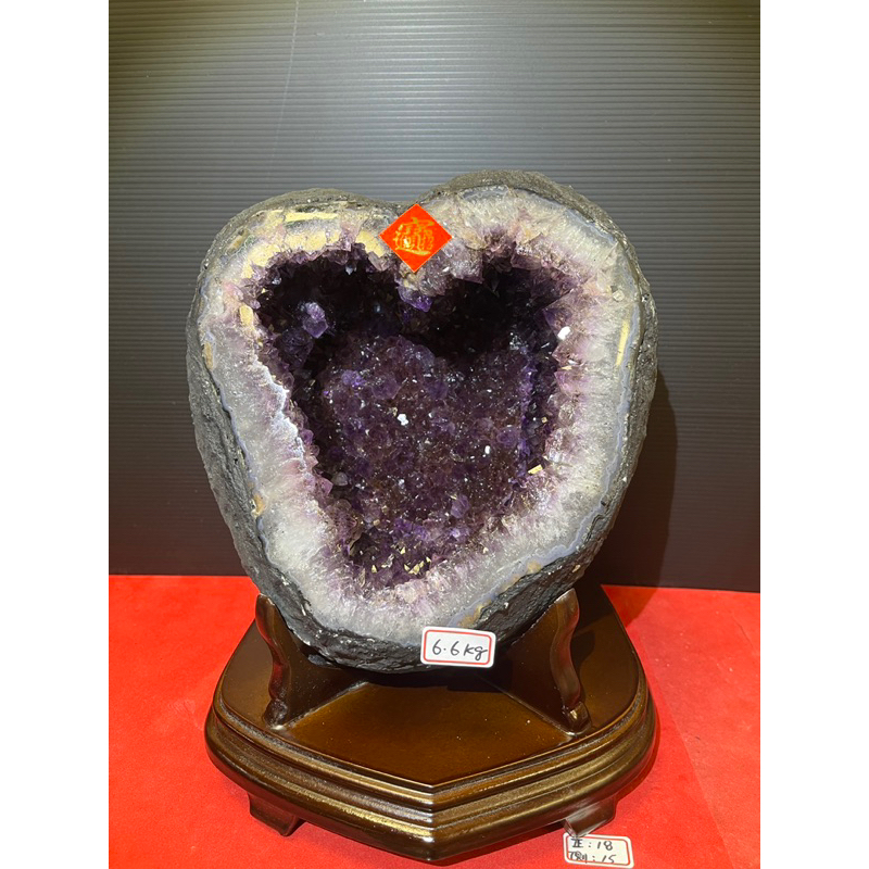 愛心型烏拉圭紫水晶洞，異礦共生鈦晶絲（現貨商品有錄影📹）