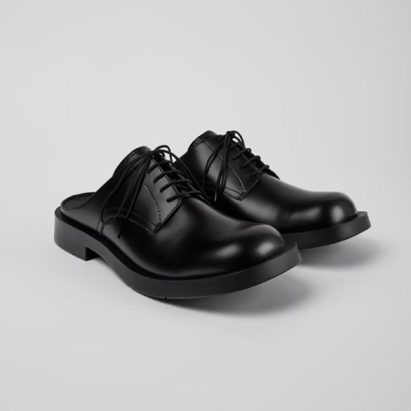 {Nobody} CamperLab - Newman Formal Clogs