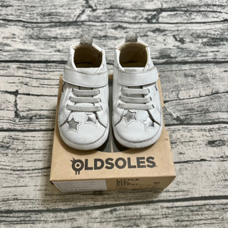 ‼️8.5成新‼️澳洲 Old Soles 頂級真皮手工鞋 學步鞋（白/銀星）