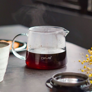 Driver-MOKA 耐熱玻璃壺 防塵蓋設計 玻璃刻度量杯 耐熱量杯 茶壺 煮茶壺 水壺 咖啡壺 玻璃杯