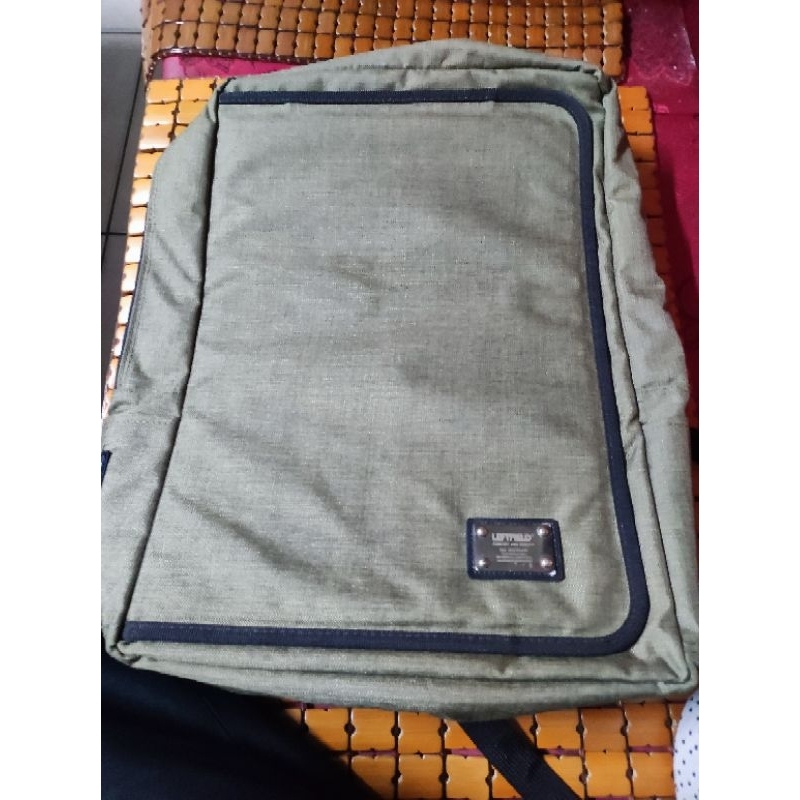 (二手) 韓國 LEFTFIELD軍綠色後背包 電腦包 筆電包