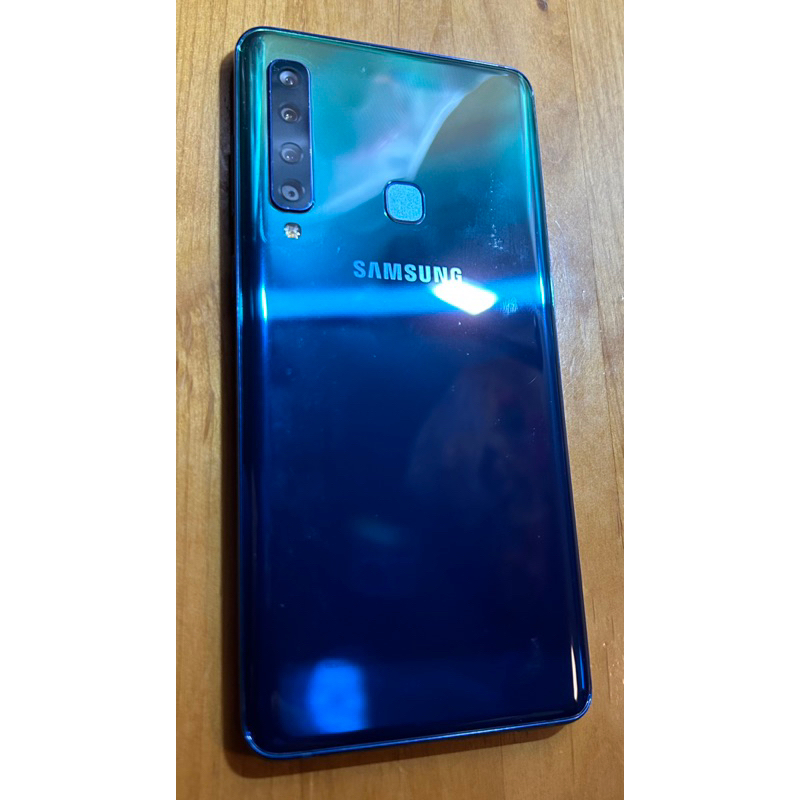 二手便宜賣Samsung Galaxy A9 2018  6GB/128GB 八核心 2400萬畫素 6.3吋 幻光藍