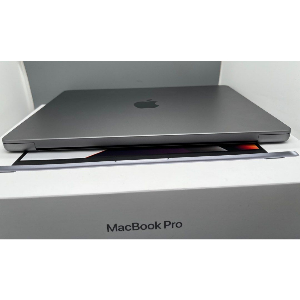 MacBook Pro 2021 13吋 M1 Pro 16gb 256GB SSD