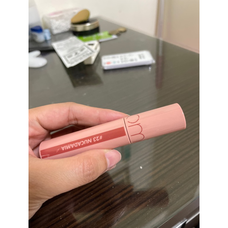 Romand 近全新 果汁唇釉 23 NUCADAMIA