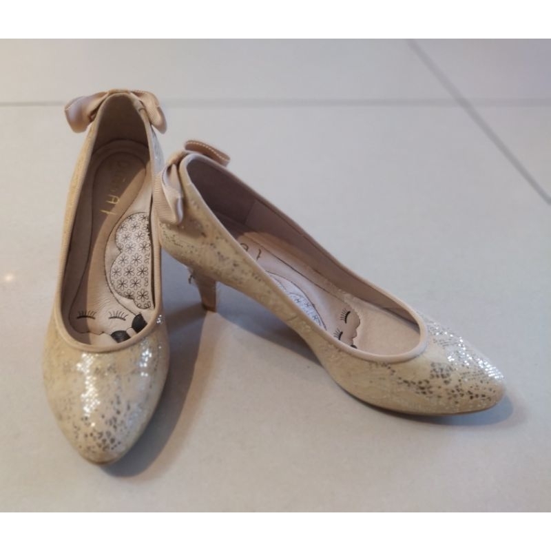 全新 百貨專櫃 DIANA 膚金色亮片腳跟蝴蝶結高跟鞋 23.5號 版型正常 超低價出清