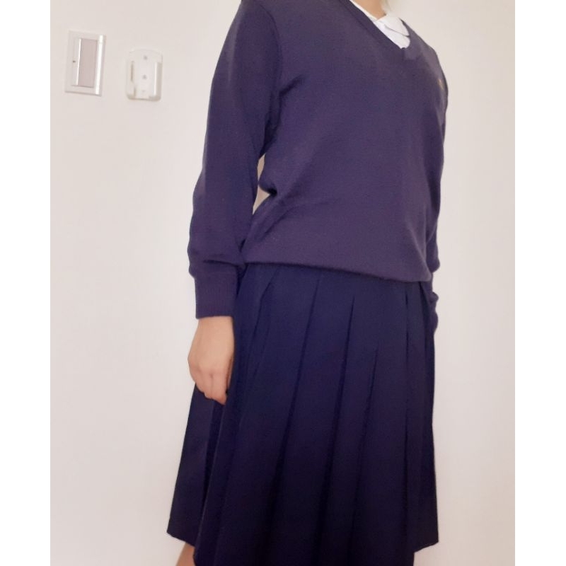 衛理女中國中部制服-長袖毛衣