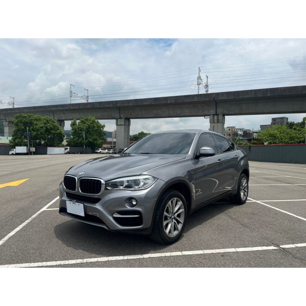 正2015年出廠 F16型 BMW X6 xDrive35i 3.0 汽油 實跑6萬公里