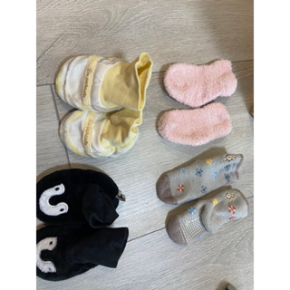 六個月內 加厚冬季嬰兒襪 企鵝 珊瑚絨襪 彼得兔 童襪