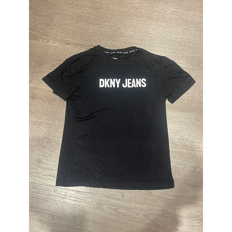 DKNY 膠印字母 垂感彈力 黑色圓領短袖t恤