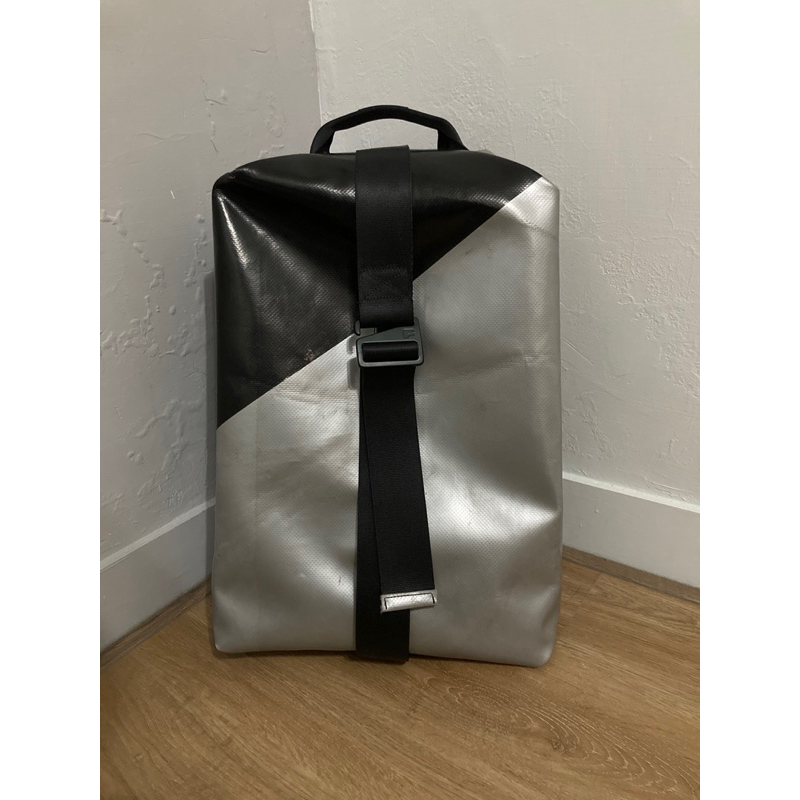 二手美品 Freitag F511 SKIPPER 時尚黑銀配色 手提 後背包 旅行包 購物包