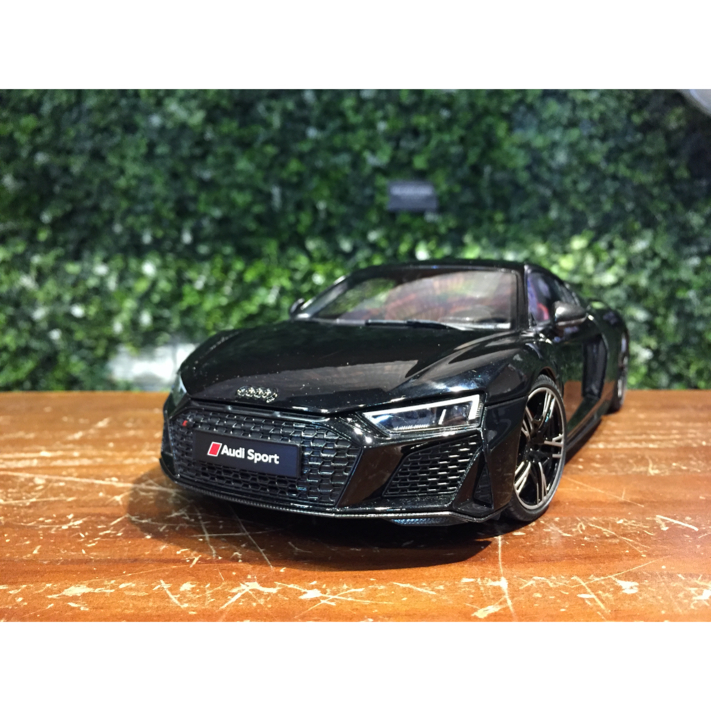 1/18 KengFai Audi R8 Coupe 2021 Black KF0353【MGM】