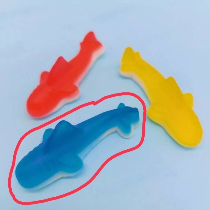 彩色鯊魚軟糖 （ 優格  藍莓口味）$2/包