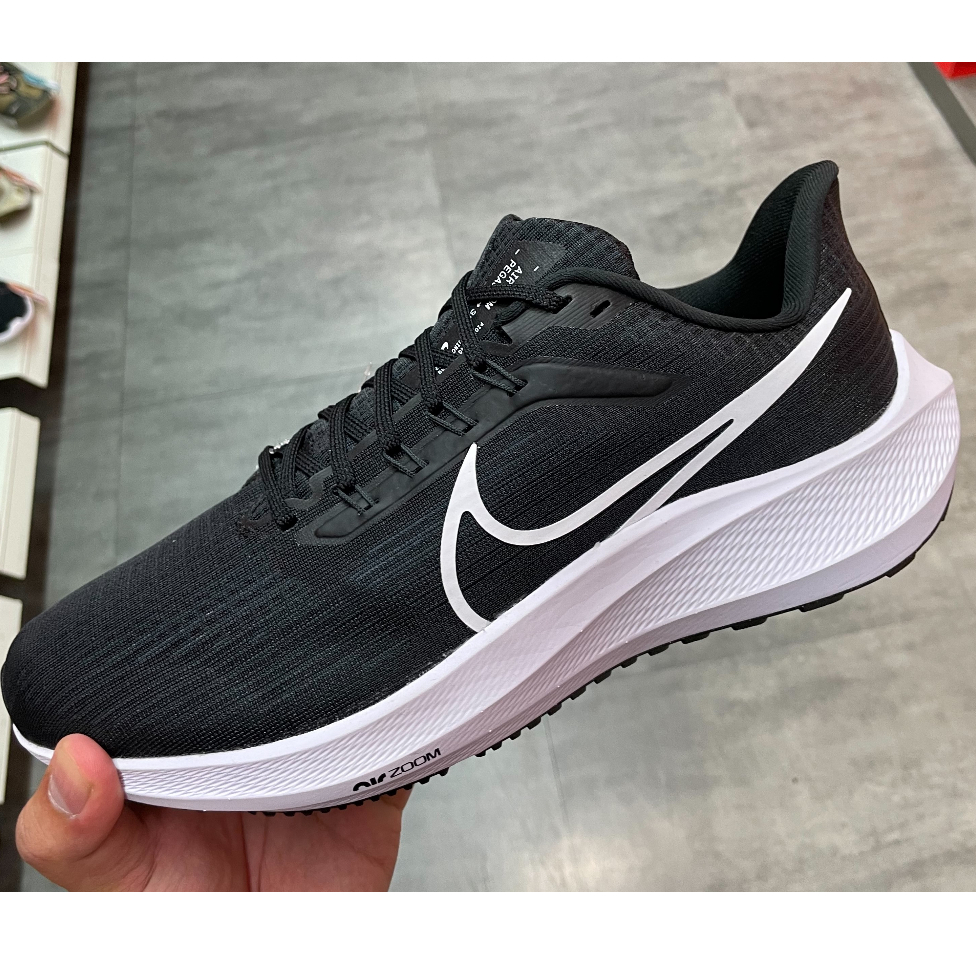 NIKE Air Zoom Pegasus 39 4E 超寬楦頭 路跑 慢跑鞋 男 黑 DM0174-001 2307