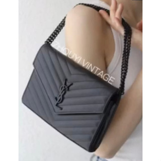 二手旗艦 YSL 黑色 魚子醬 牛皮 山形紋 黑LOGO 釦式 鍊包 信封包 斜揹包 (中友店)
