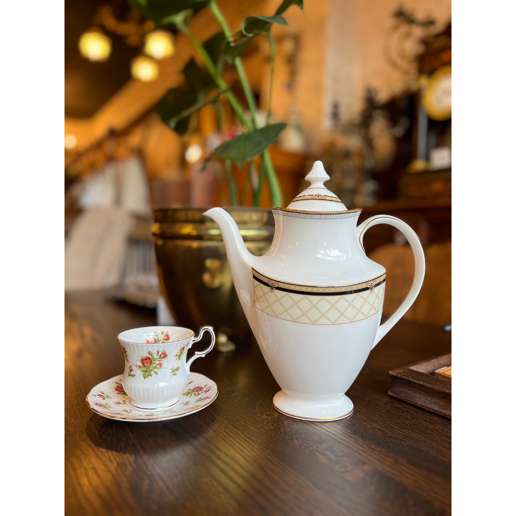 #19世紀  英國製皇家道爾頓骨瓷典雅大茶壺 #823062