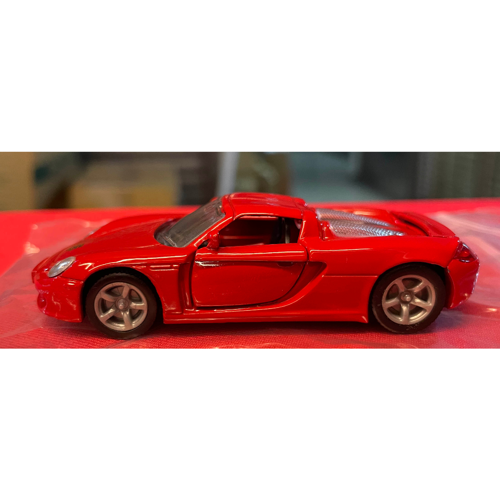 內AA 櫃現狀品 ： 德國 1001 (紅) 保時捷 GT PORSCHE CARRERA GT 合金 天貴