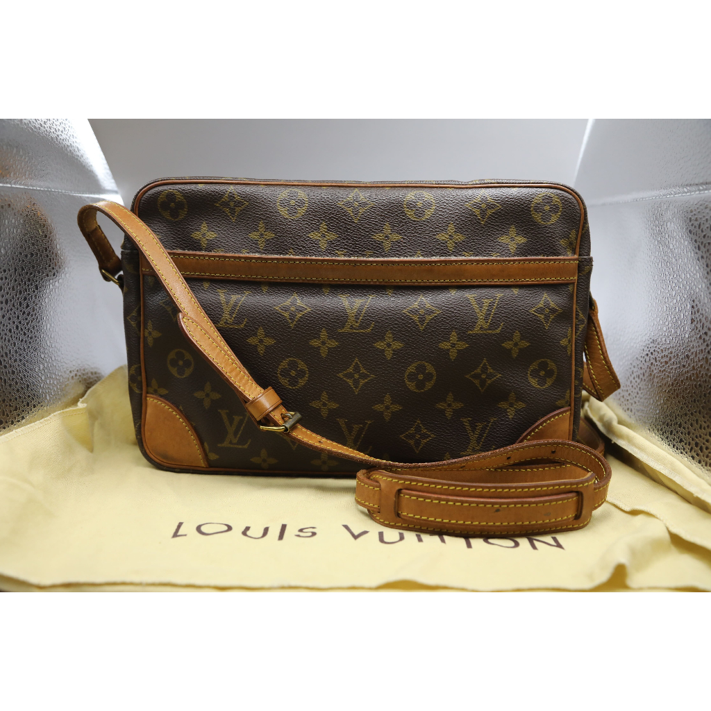 LOUIS VUITTON  M51272 老花  LV 斜背包 側背包 相機包 航空包 記者包 日字包 單肩包