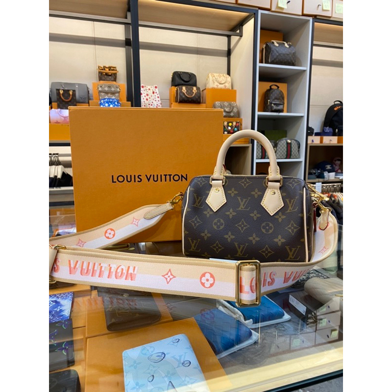 鹿晉歐美精品🦌 Louis Vuitton LV M46594 Speedy 20 粉色背帶波士頓包