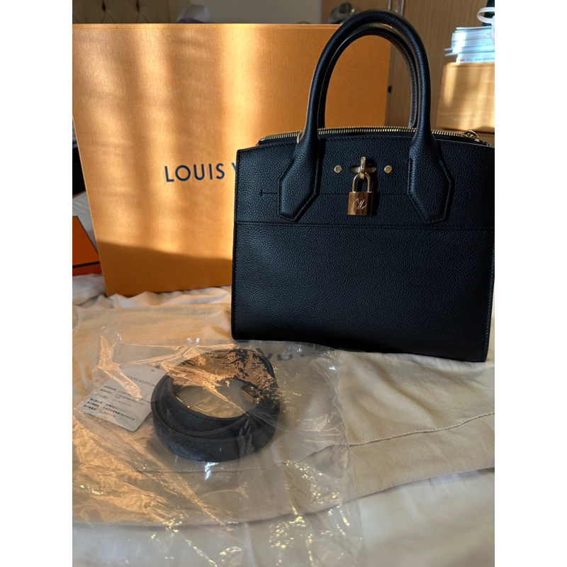 Louis Vuitton CITY STEAMER PM 黑色手提包  M53028 SOGO 復興館購買 （已售）