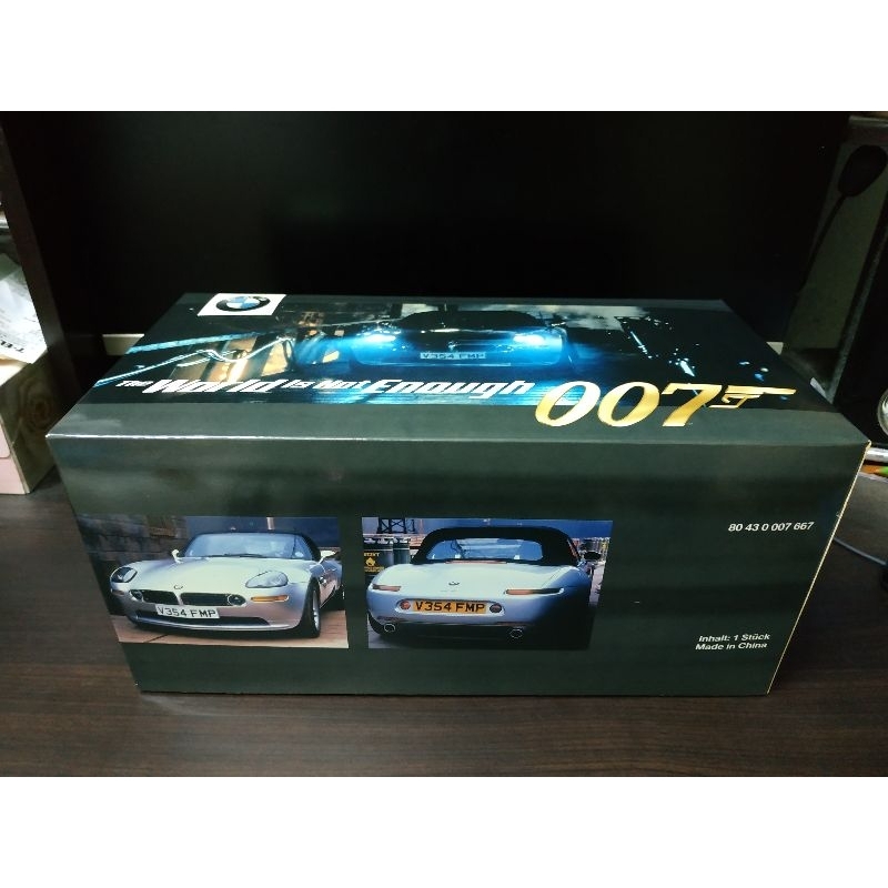 1:18 Kyosho BMW Z8 The World is not Enough 007