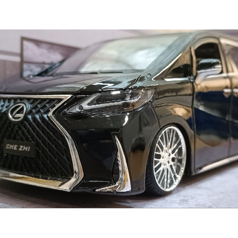 （靜態改裝，輪不可轉動）頭燈細化降低改框版 現貨1/24 凌志LEXUS LM300H 合金模型車