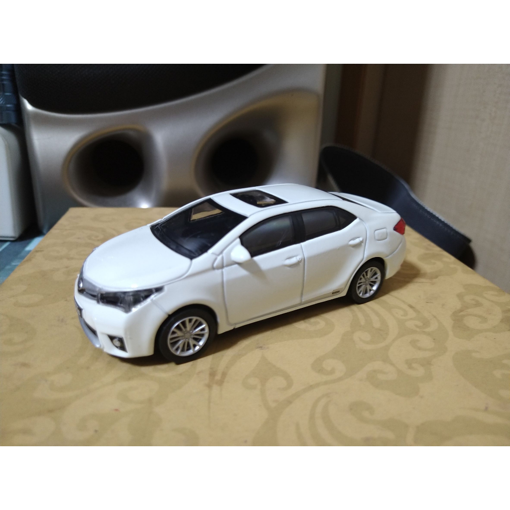 豐田 altis 原廠聲光迴力車 1/43 白色