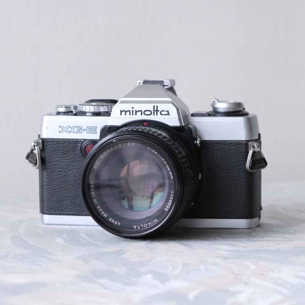 Minolta XG-E + ROKKOR 50mm/F1.7 單眼 底片相機 (SLR)