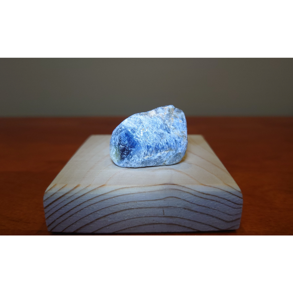 藍寶石  （ 藍剛玉 ） Sapphire 原礦 原石 23.6 克