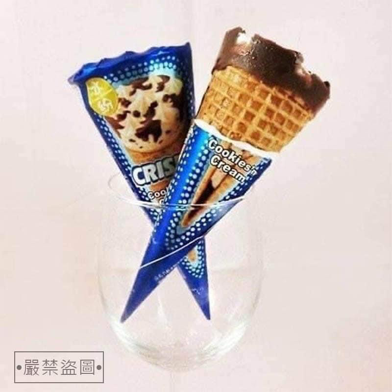 泰國原裝進口❗️CRISPY 香草巧克力冰紛甜筒1袋(6入)濃郁的巧克力及香草冰淇淋，再搭上酥脆甜筒餅乾，美味無比！
