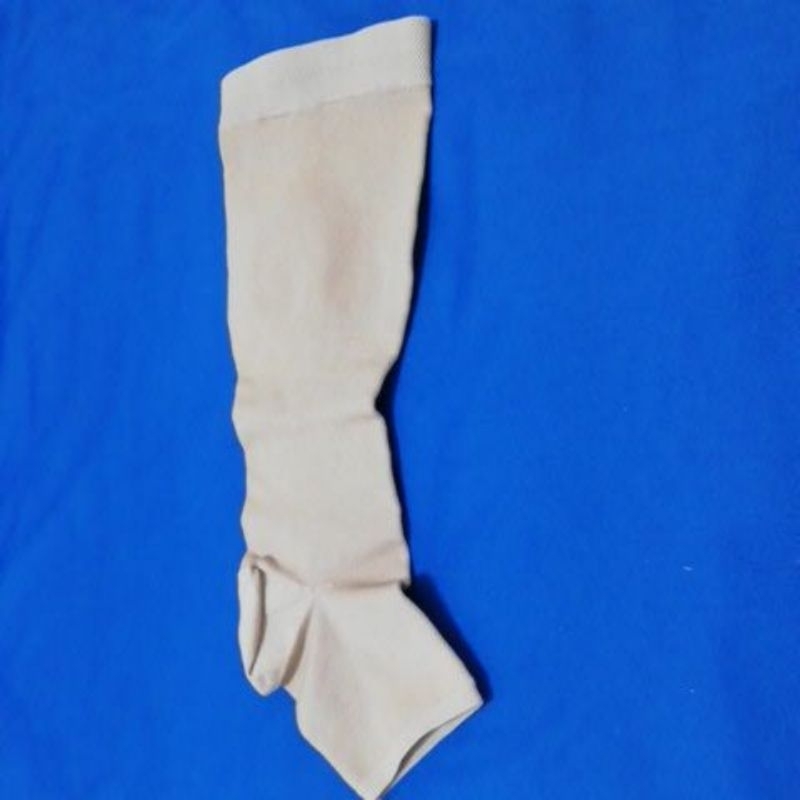 歐洲進口瑞士製造，醫療用靜脈曲張束襪。大號，large。只有單支。只用了一支