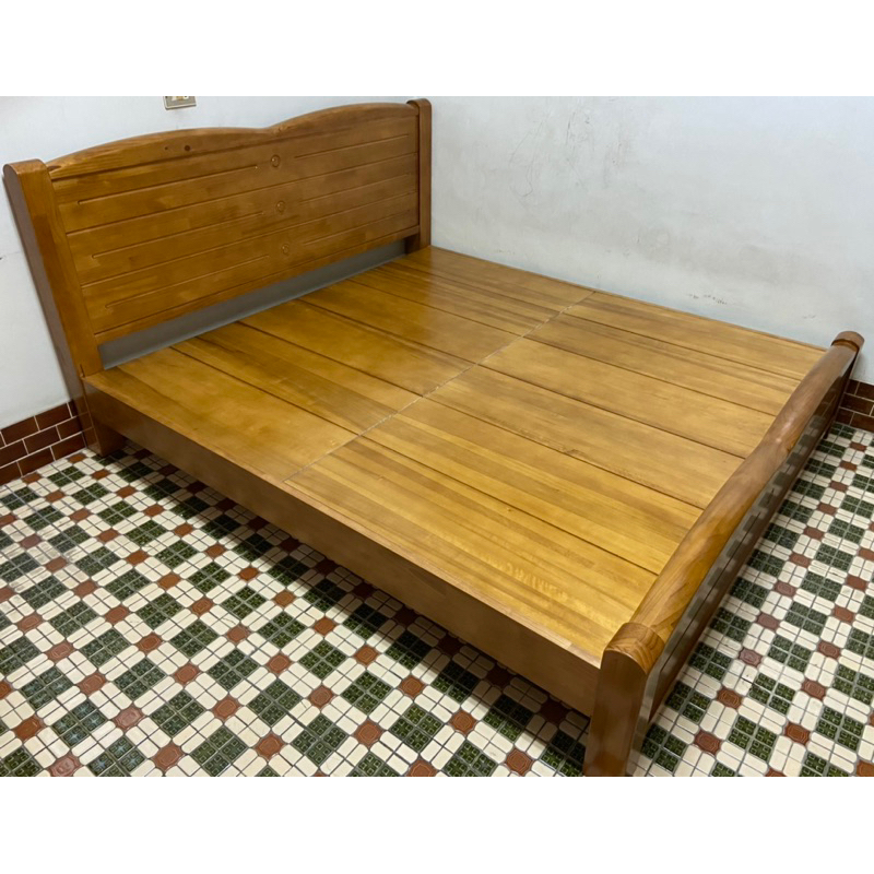 宏綺床業傢俱行：實木床架、床座、床組。服務以台南為主，其它傢俱歡迎詢問！