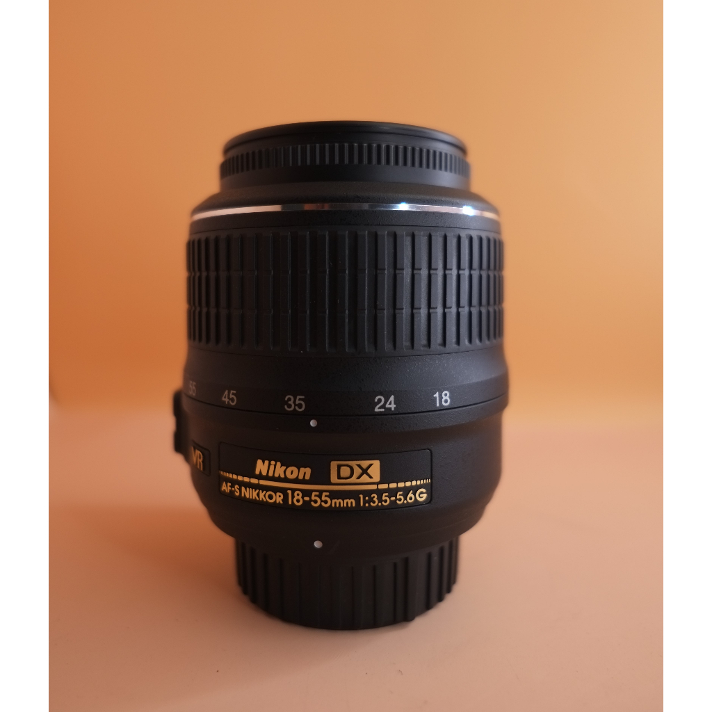 Nikon AF-S DX 18-55mm f3.5-5.6 G VR 二手鏡頭(極新)