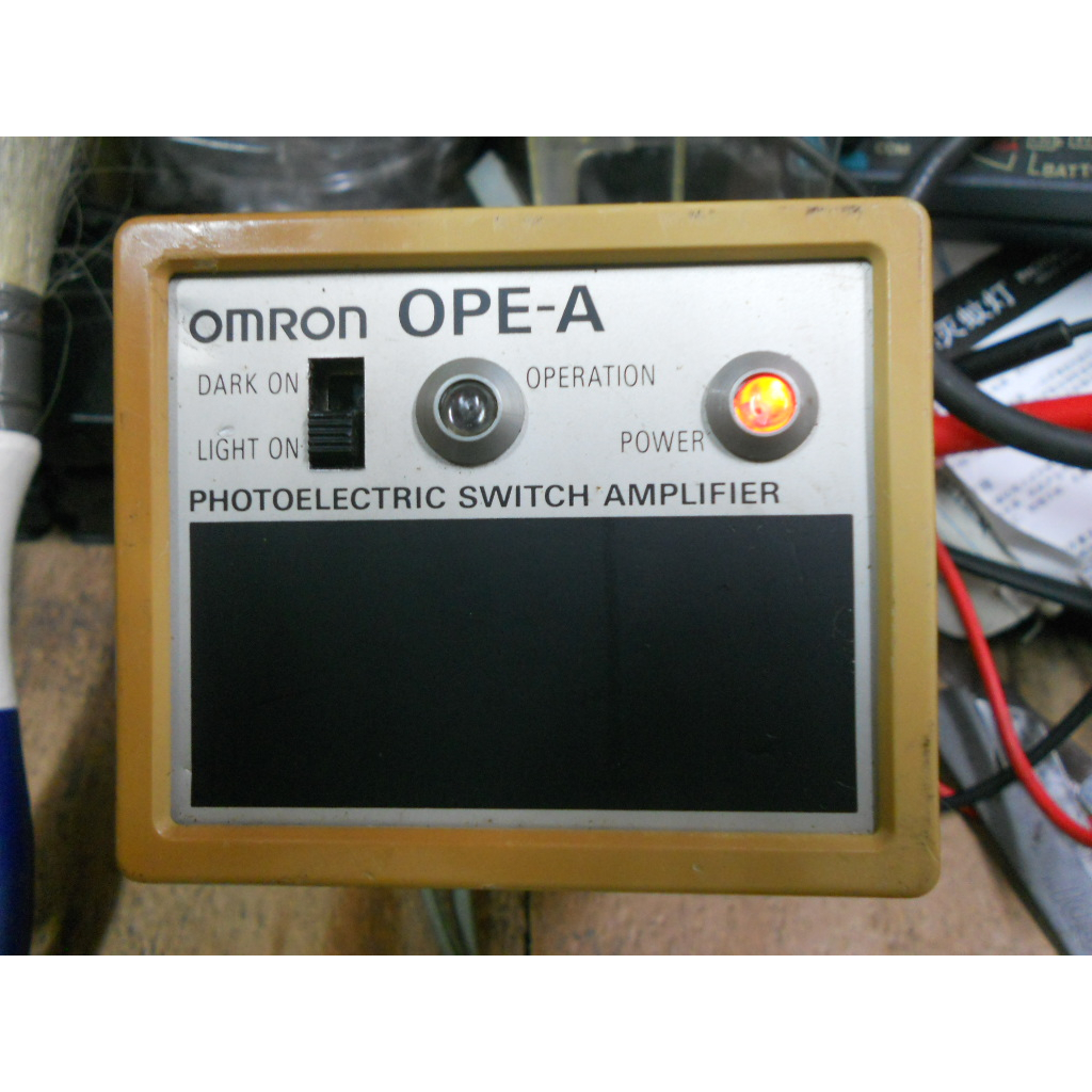 日本 OMRON OPE-A 光電開關 120-220VAC  (D1)