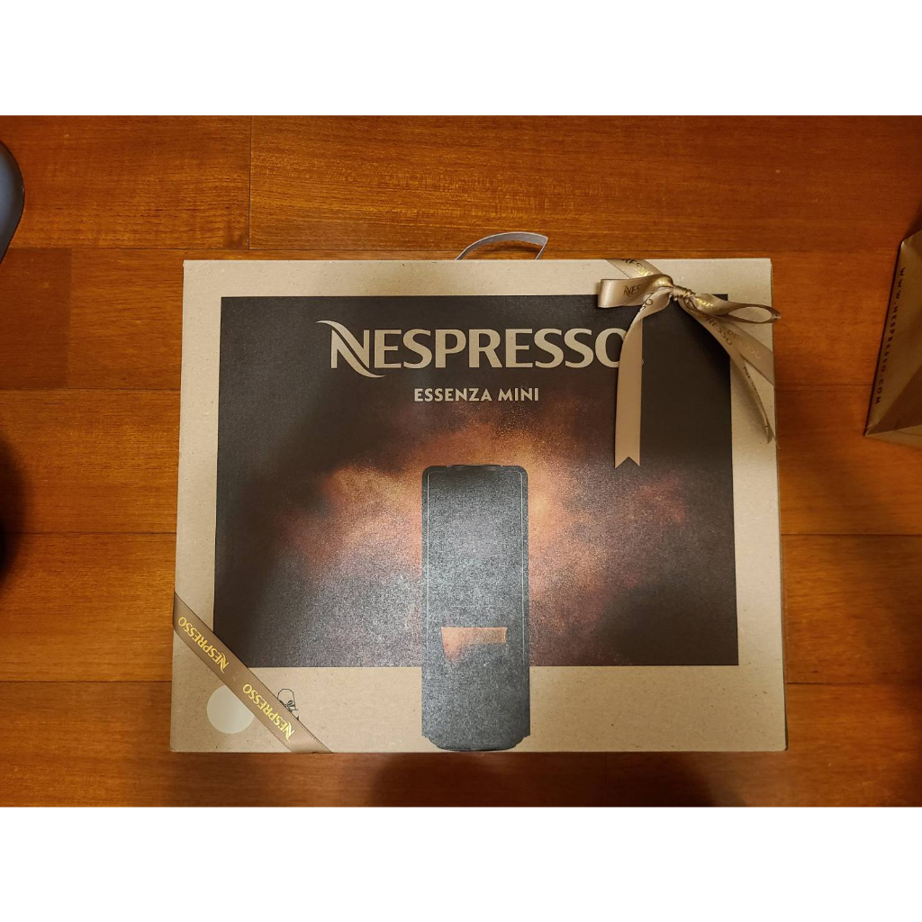 全新 雀巢 Nespresso Essenza Mini 純潔白 C30（附贈14顆膠囊咖啡）