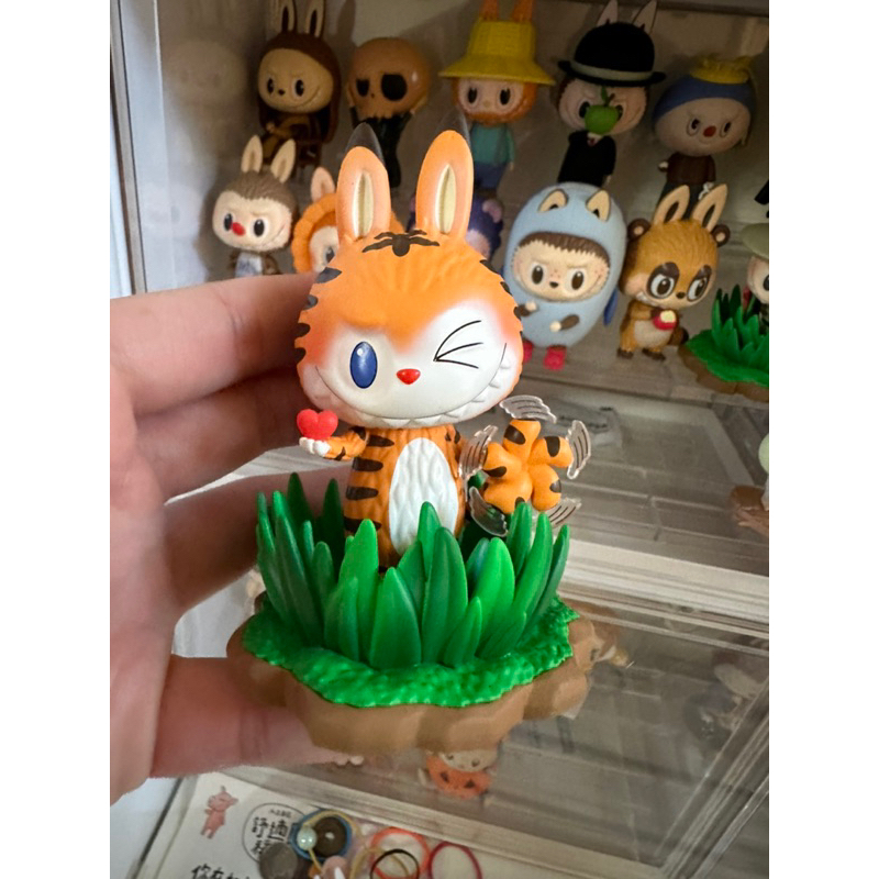 現貨 LABUBU老虎 設計師玩具 限量 泡泡瑪特 拉布布老虎 盒玩 LABUBU吊卡 popmart 潮流公仔