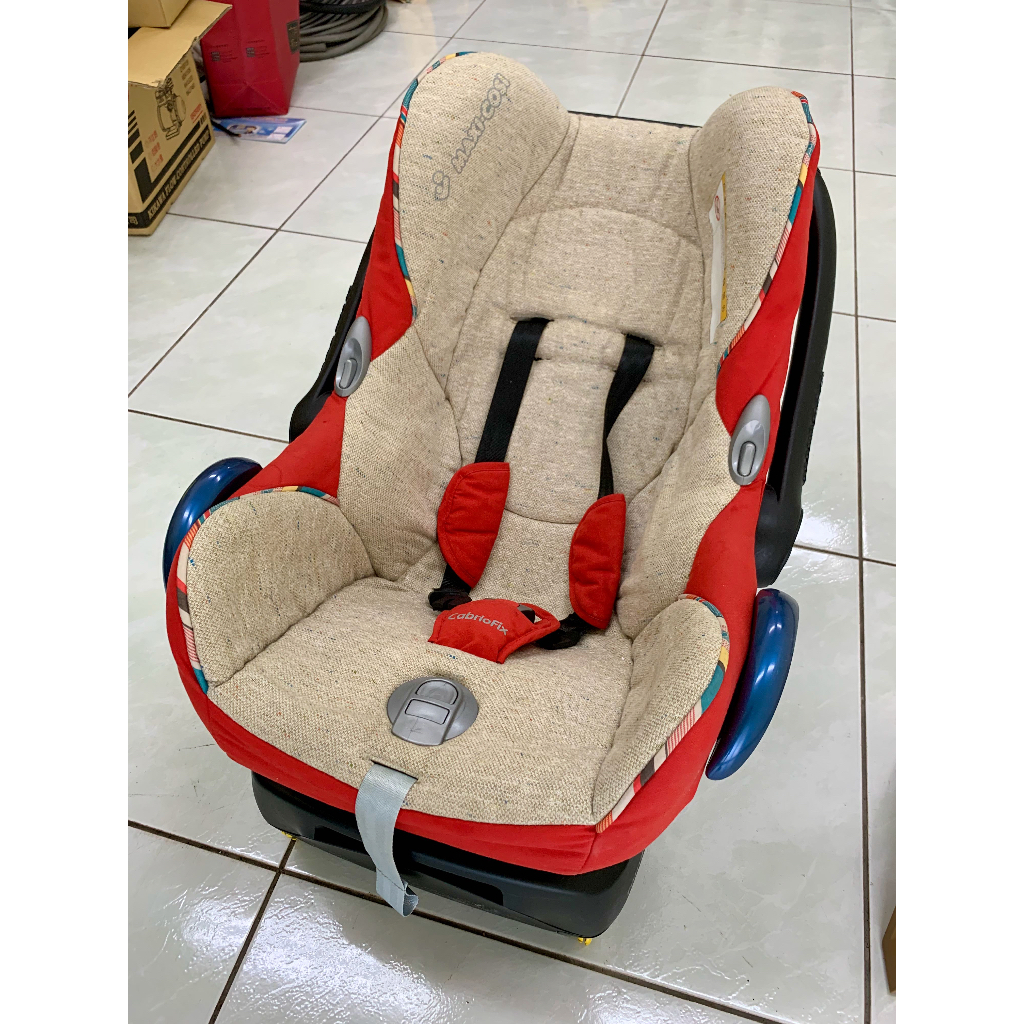 MAXI-COSI CabrioFix 新生兒提籃／特別版+FamilyFix 智慧型汽座底座送原廠蚊帳