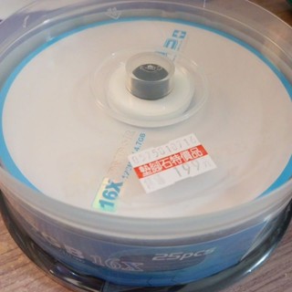 全新未拆空白光碟片DVD+R 25片裝 4.7G 送套子(如第三張圖） 台灣製 資料備份很方便！布丁盒裝好收納！