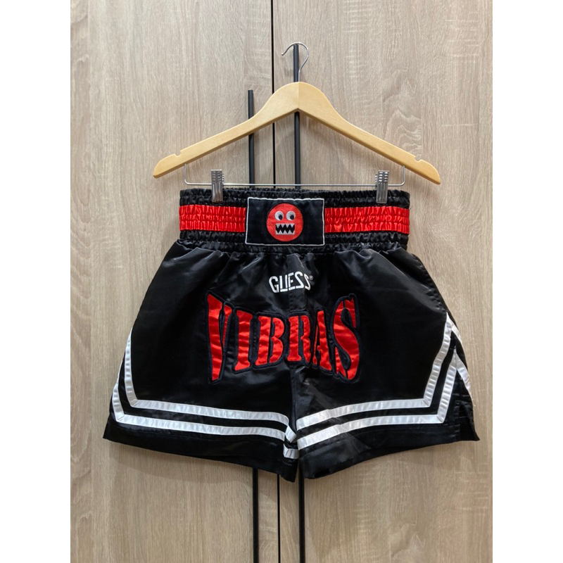 < STV > GUESS & J.Balvin聯名拳擊短褲-黑紅 原價$2880